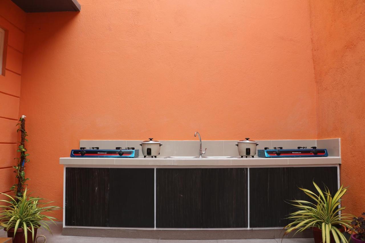 Anicia Guesthouse Rooms Paranaque City 外观 照片