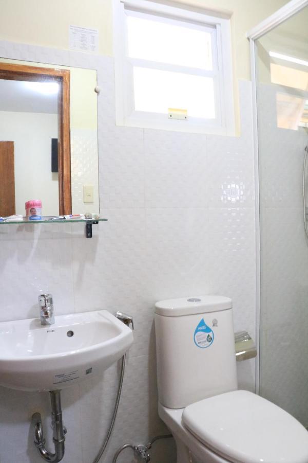 Anicia Guesthouse Rooms Paranaque City 外观 照片